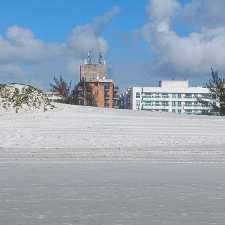 Apartamento Charmoso Em Frente A Praia Em Cabo Frío Exterior foto